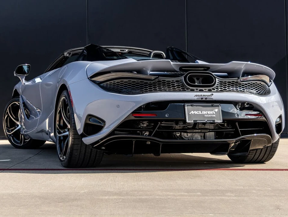 2026 McLaren 750S Spider - Image 8 of 31