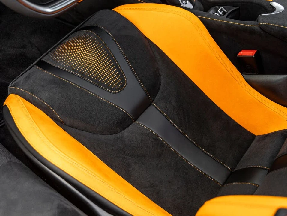 2026 McLaren 750S Spider - Image 26 of 31