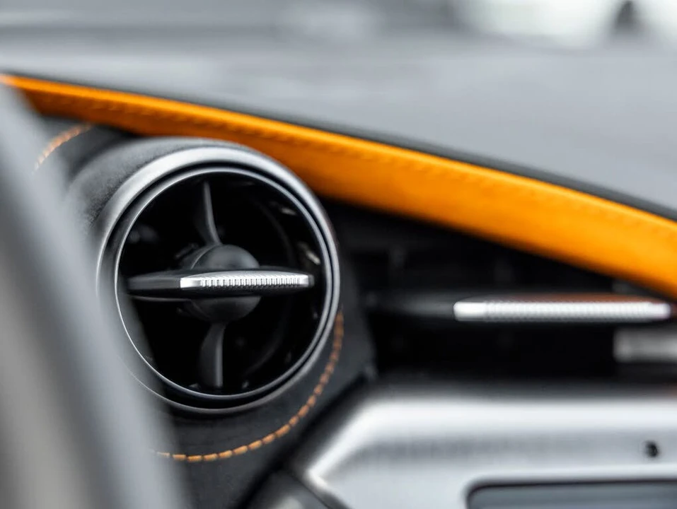 2026 McLaren 750S Spider - Image 30 of 31