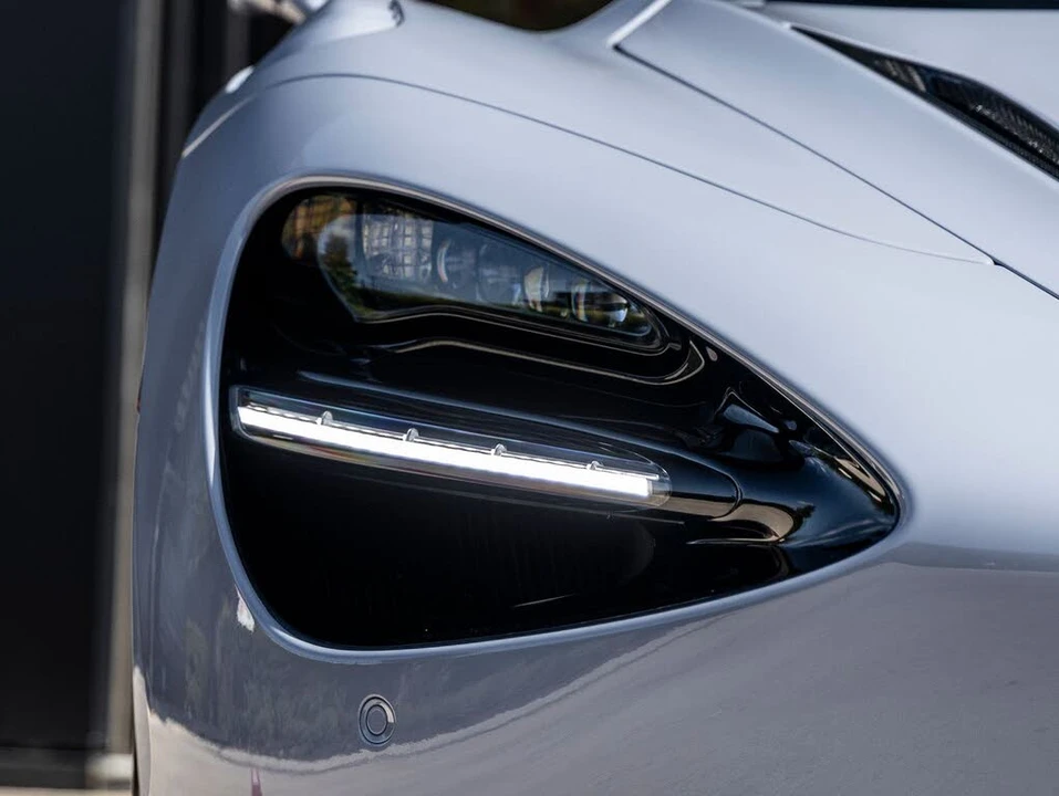 2026 McLaren 750S Spider - Image 19 of 31