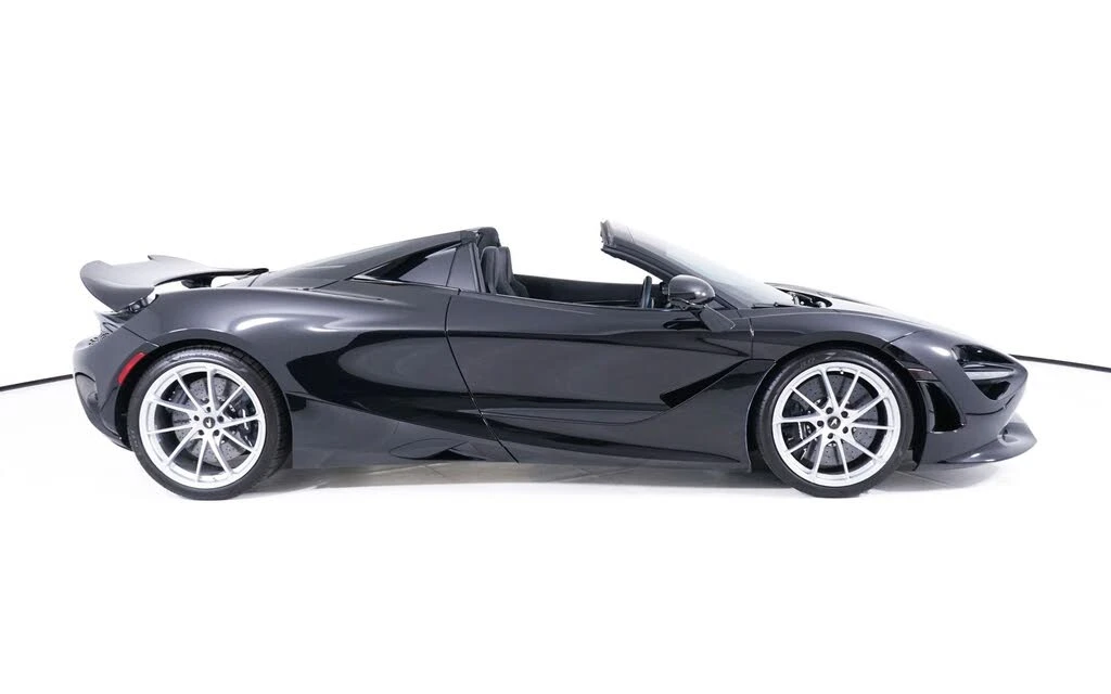 2026 McLaren 750S Spider - Image 9 of 28