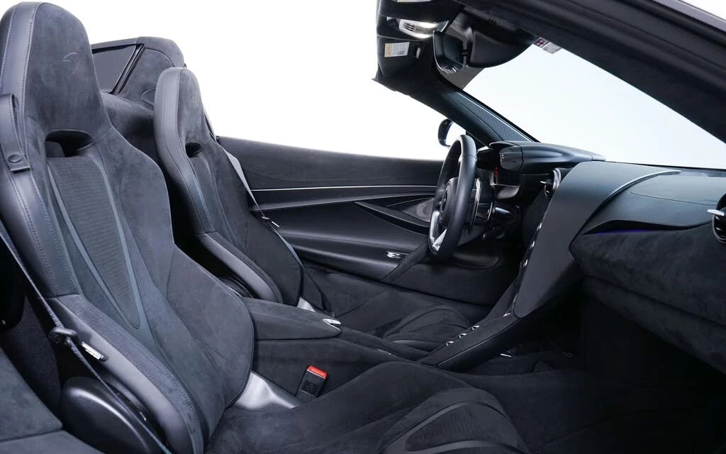 2026 McLaren 750S Spider - Image 27 of 28