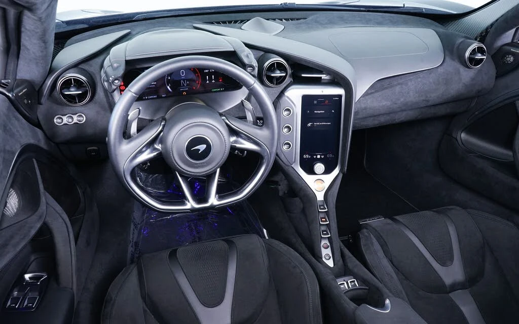 2026 McLaren 750S Spider - Image 23 of 28