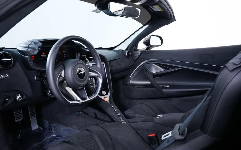 2026 McLaren 750S Spider - Image 22 of 28