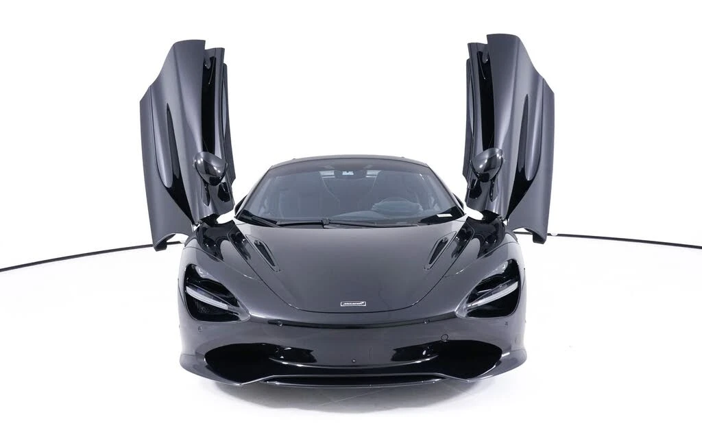2026 McLaren 750S Spider - Image 12 of 28