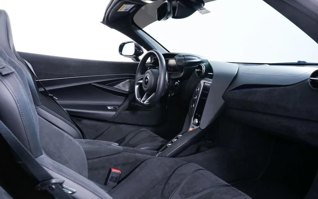 2026 McLaren 750S Spider - Image 28 of 28