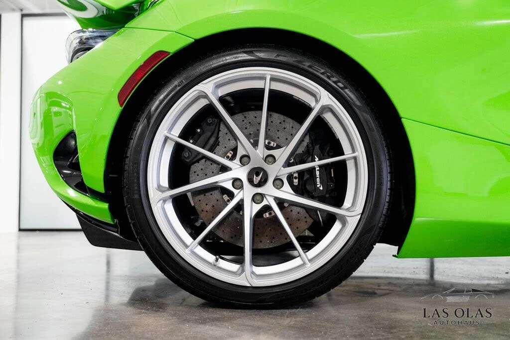 2026 McLaren 750S Spider - Image 13 of 31