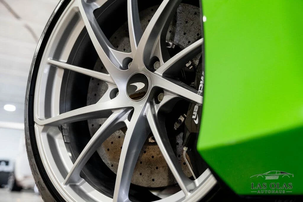 2026 McLaren 750S Spider - Image 29 of 31