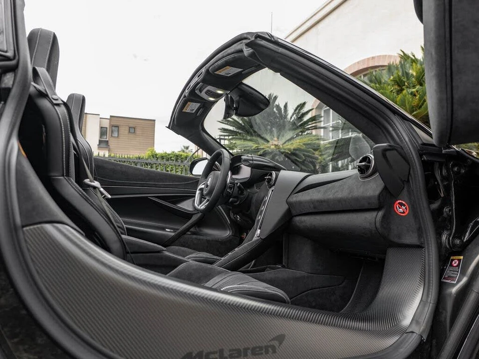 2026 McLaren 750S Spider - Image 10 of 31