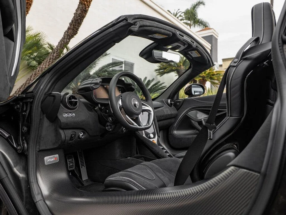 2026 McLaren 750S Spider - Image 8 of 31