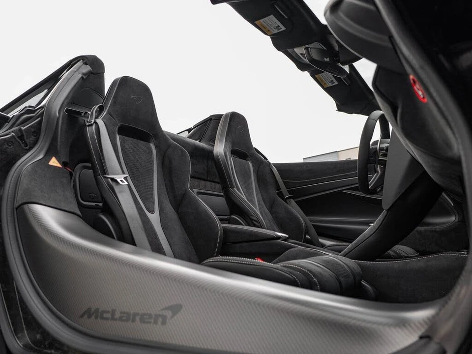 2026 McLaren 750S Spider - Image 26 of 31
