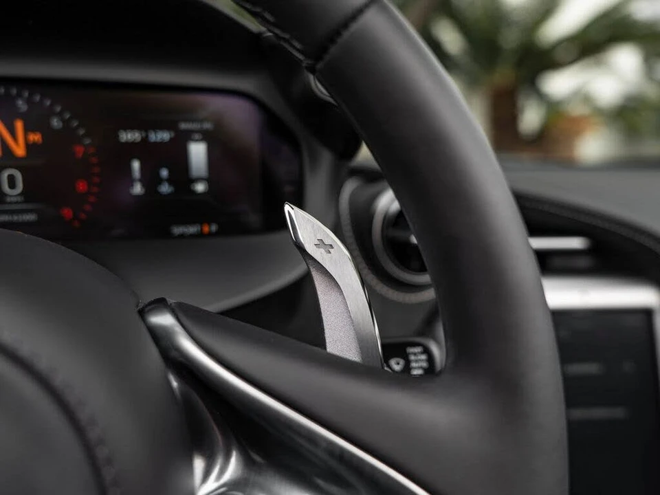 2026 McLaren 750S Spider - Image 12 of 31