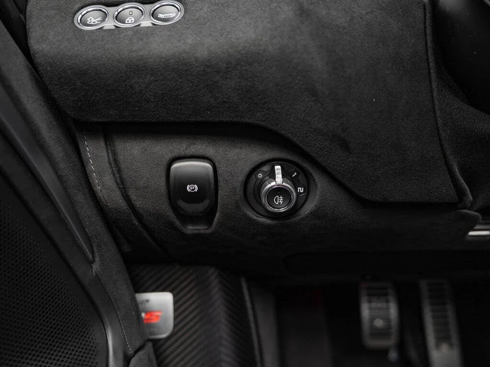 2026 McLaren 750S Spider - Image 18 of 31