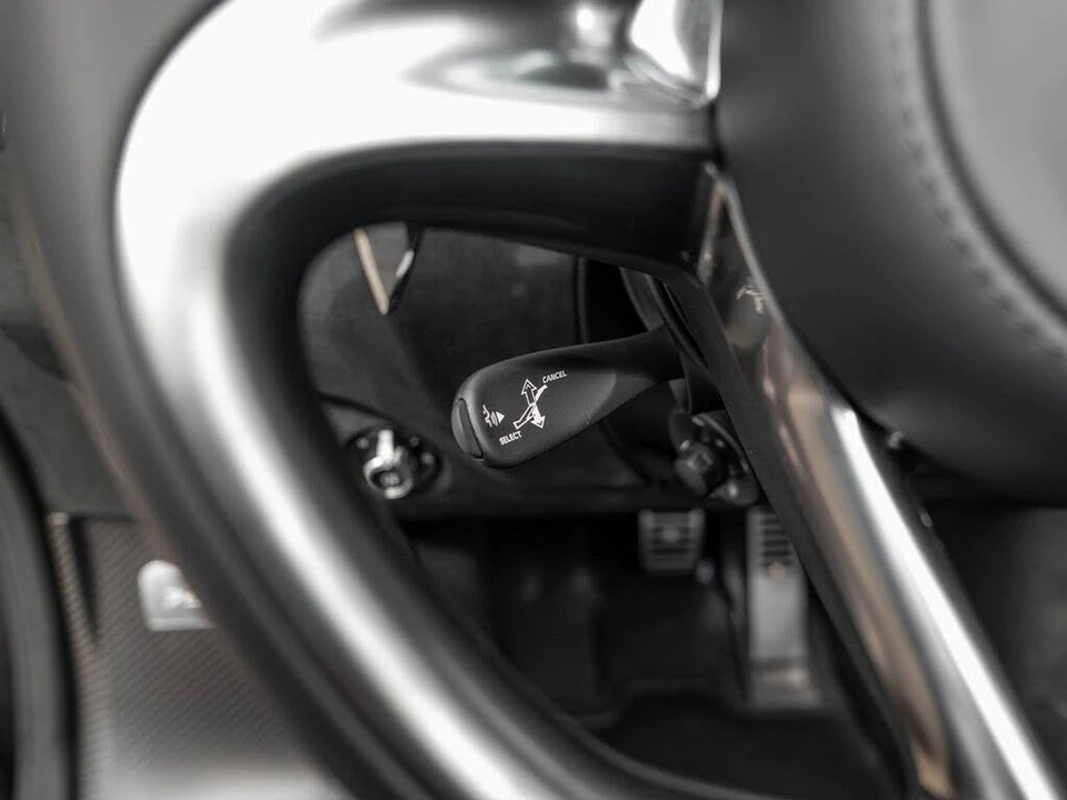 2026 McLaren 750S Spider - Image 30 of 31