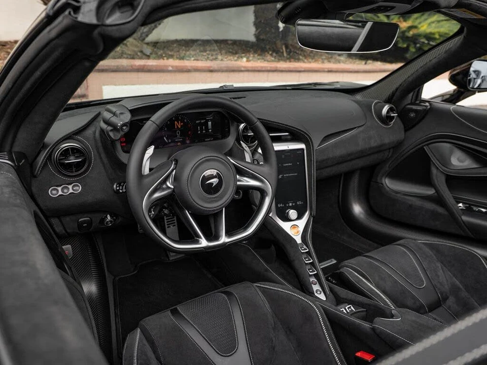 2026 McLaren 750S Spider - Image 9 of 31