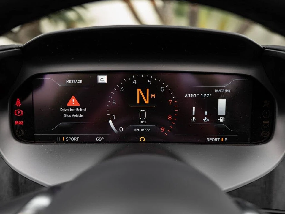 2026 McLaren 750S Spider - Image 13 of 31