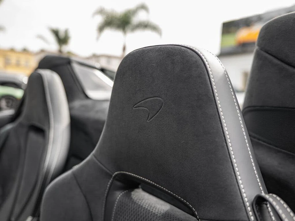2026 McLaren 750S Spider - Image 27 of 31