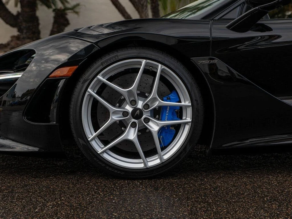 2026 McLaren 750S Spider - Image 7 of 31