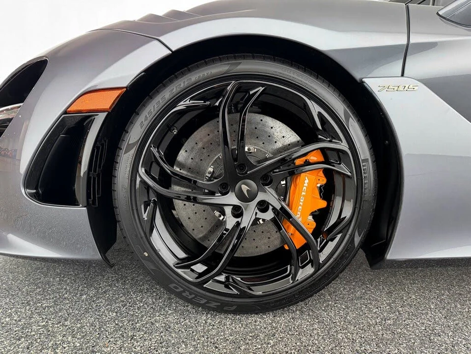 2026 McLaren 750S Spider - Image 30 of 31