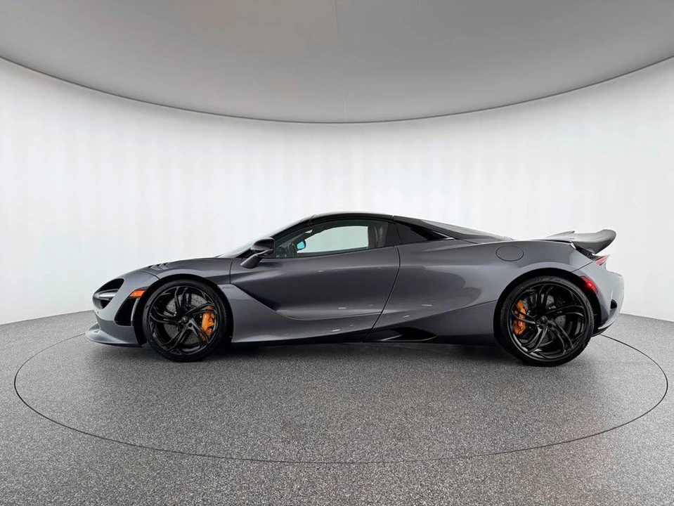 2026 McLaren 750S Spider - Image 2 of 31