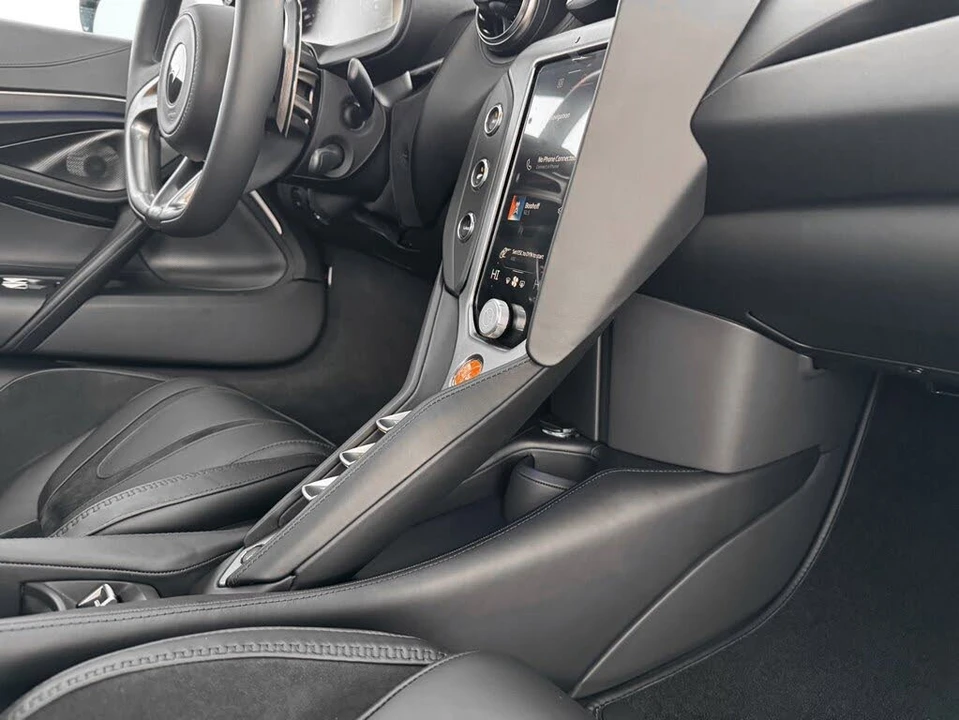 2026 McLaren 750S Spider - Image 28 of 31