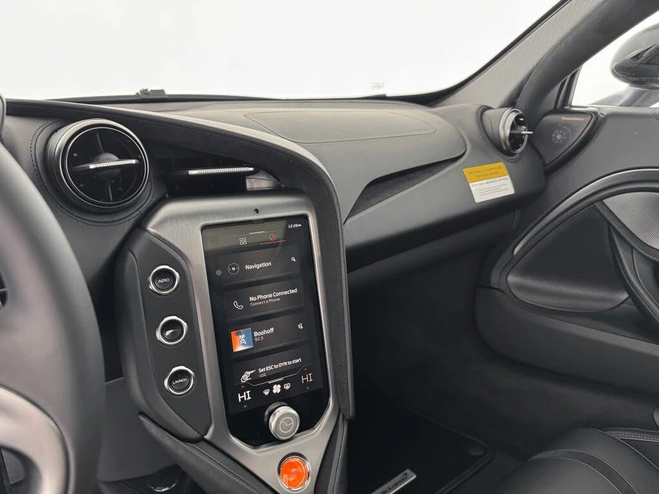 2026 McLaren 750S Spider - Image 24 of 31