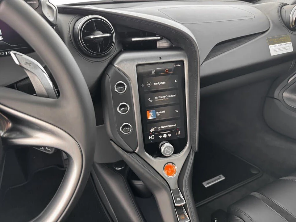 2026 McLaren 750S Spider - Image 20 of 31
