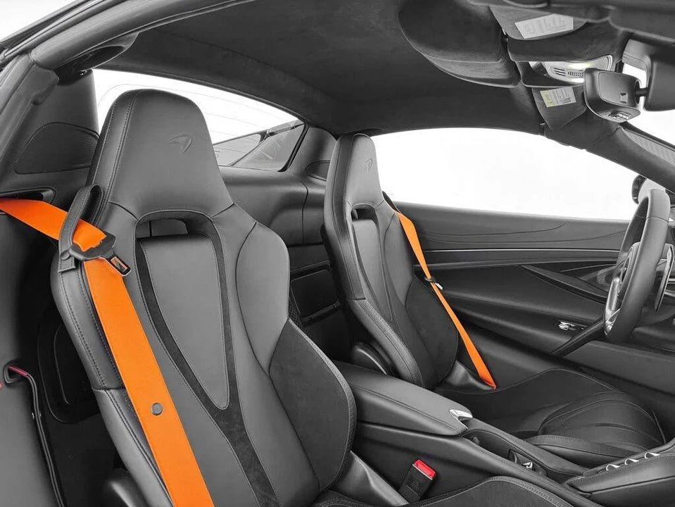 2026 McLaren 750S Spider - Image 26 of 31