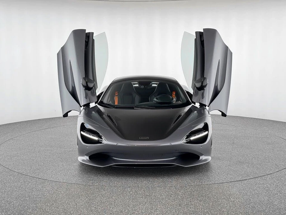2026 McLaren 750S Spider - Image 9 of 31