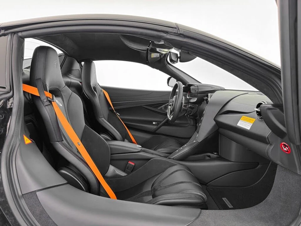 2026 McLaren 750S Spider - Image 25 of 31