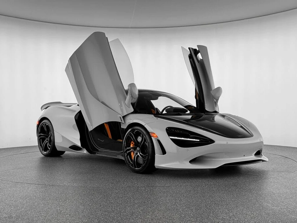 2026 McLaren 750S Spider - Image 8 of 31