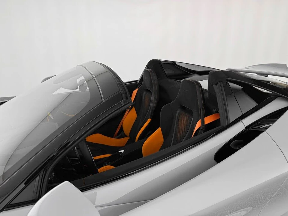 2026 McLaren 750S Spider - Image 28 of 31