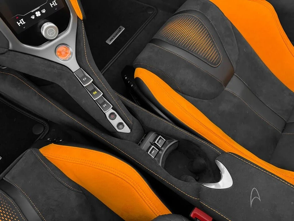 2026 McLaren 750S Spider - Image 20 of 31