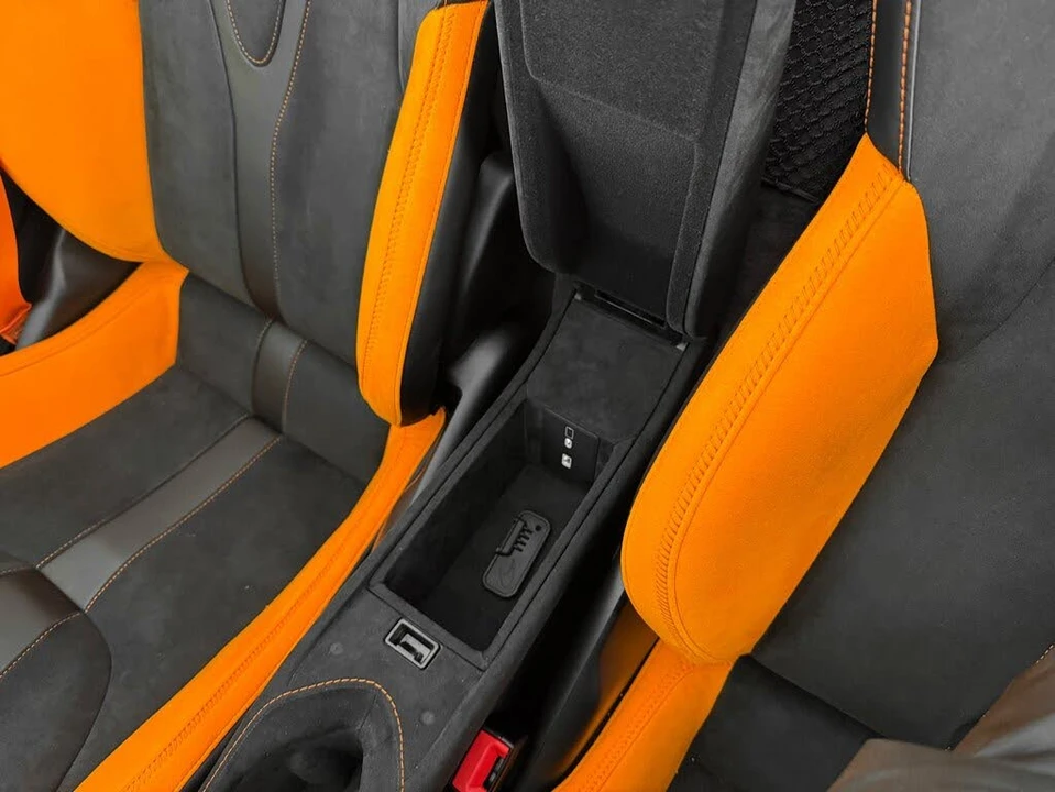 2026 McLaren 750S Spider - Image 21 of 31