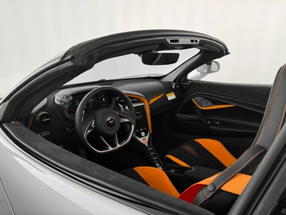 2026 McLaren 750S Spider - Image 29 of 31