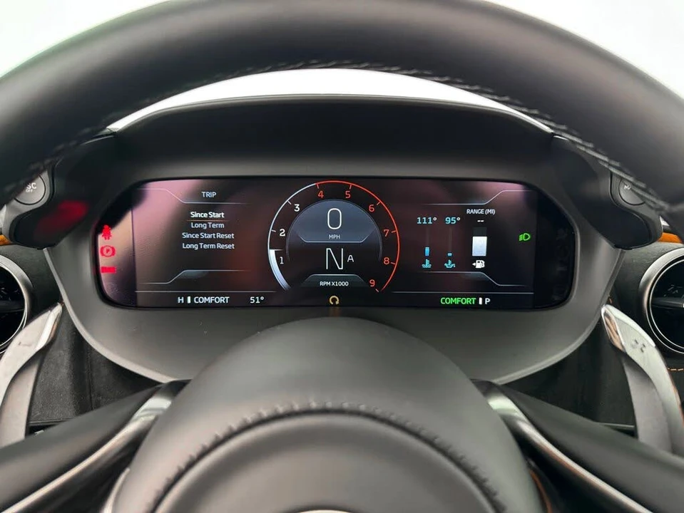 2026 McLaren 750S Spider - Image 18 of 31