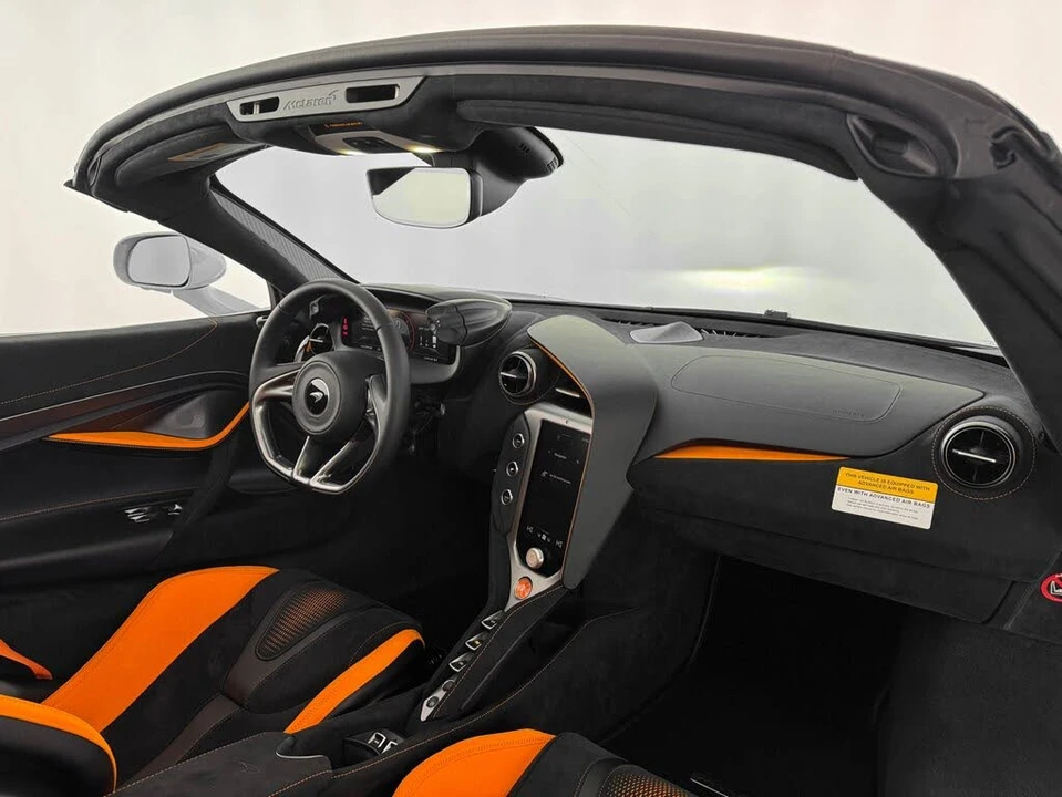 2026 McLaren 750S Spider - Image 26 of 31