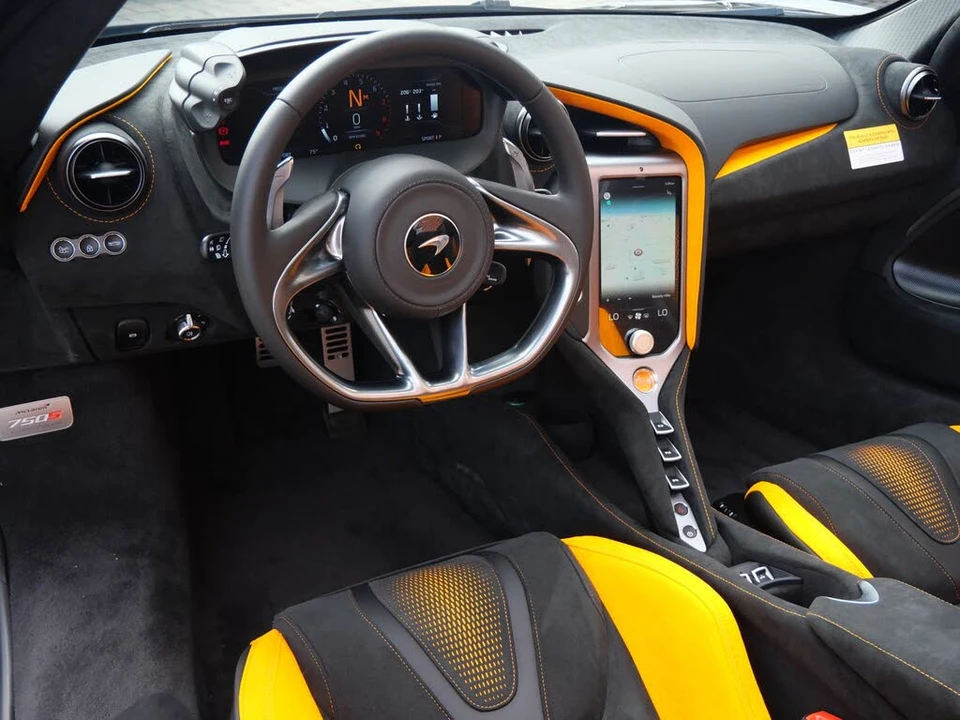 2026 McLaren 750S Spider - Image 8 of 31