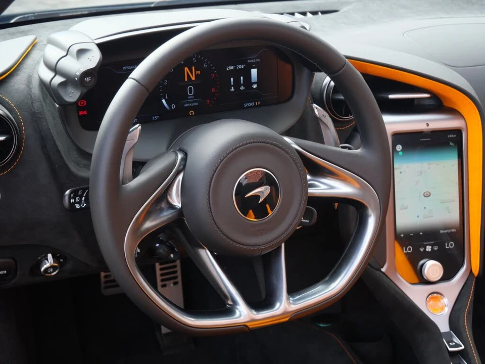2026 McLaren 750S Spider - Image 9 of 31