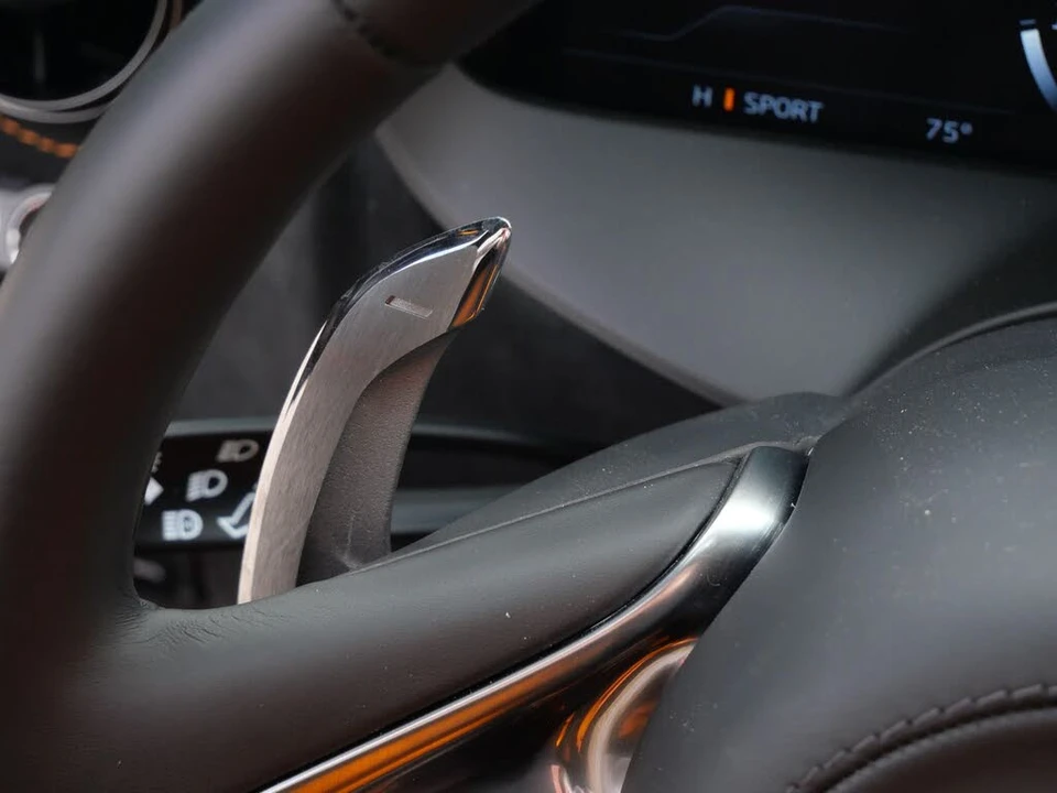 2026 McLaren 750S Spider - Image 12 of 31