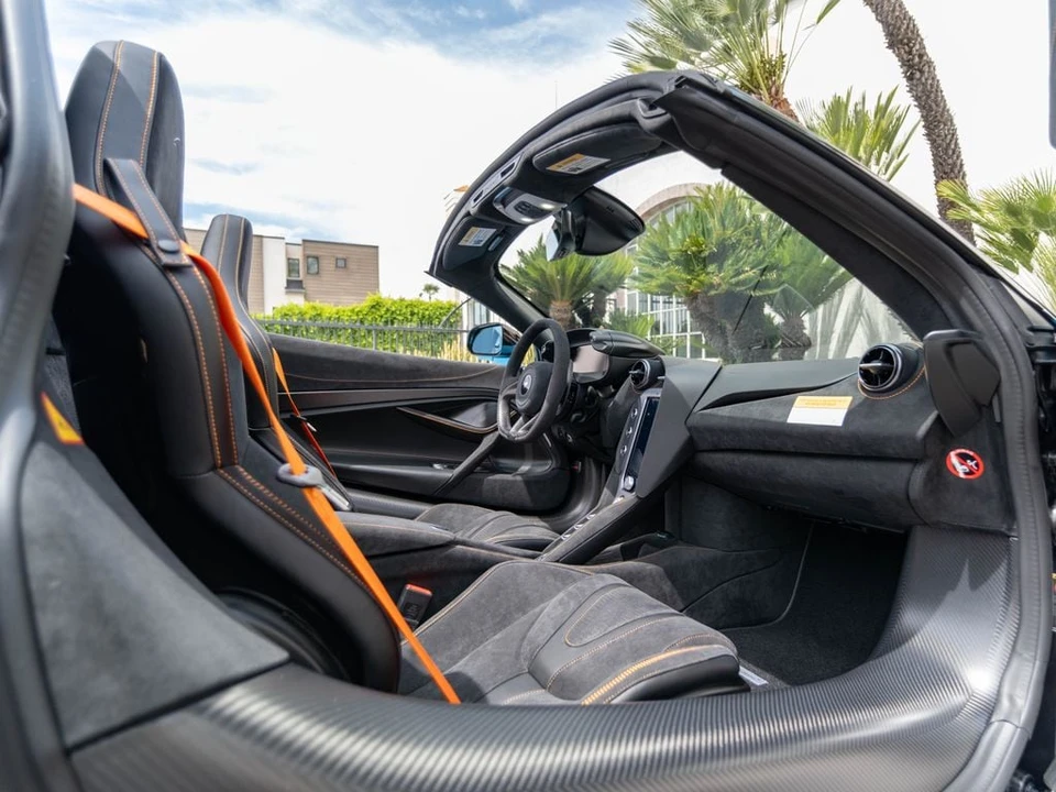 2026 McLaren 750S Spider - Image 10 of 31