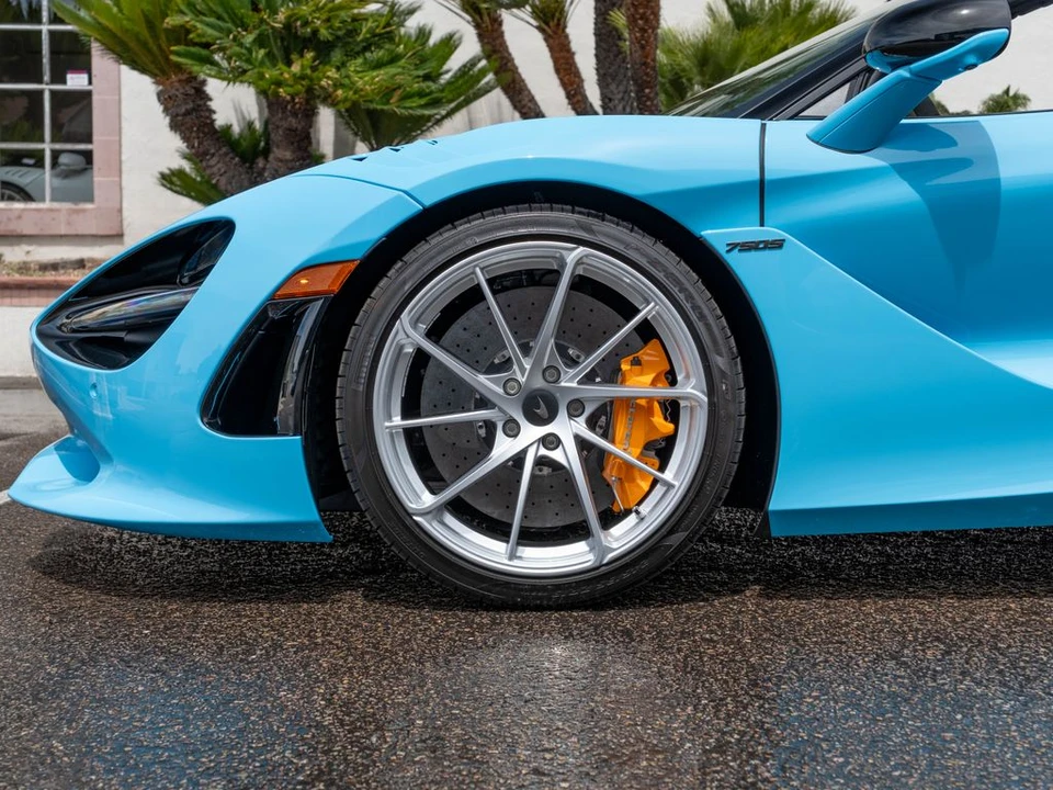 2026 McLaren 750S Spider - Image 7 of 31
