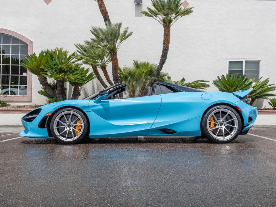 2026 McLaren 750S Spider - Image 3 of 31