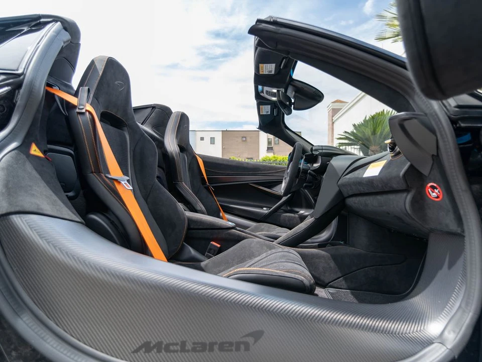 2026 McLaren 750S Spider - Image 11 of 31