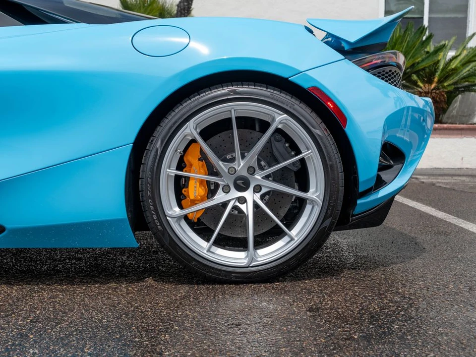 2026 McLaren 750S Spider - Image 27 of 31