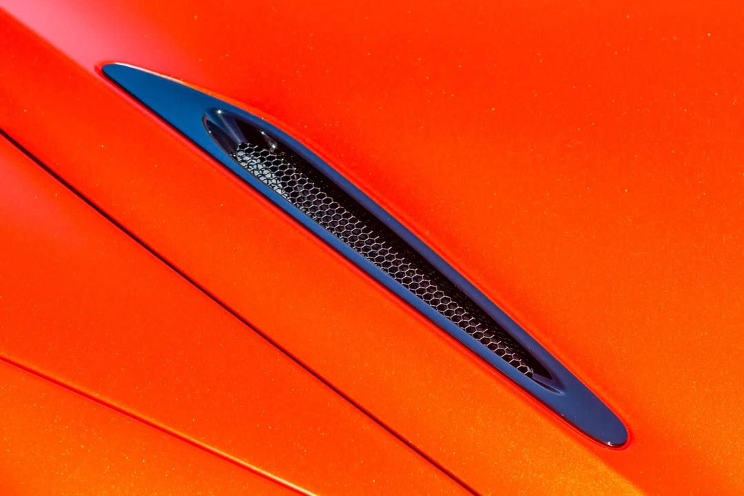 2026 McLaren - Image 21 of 31