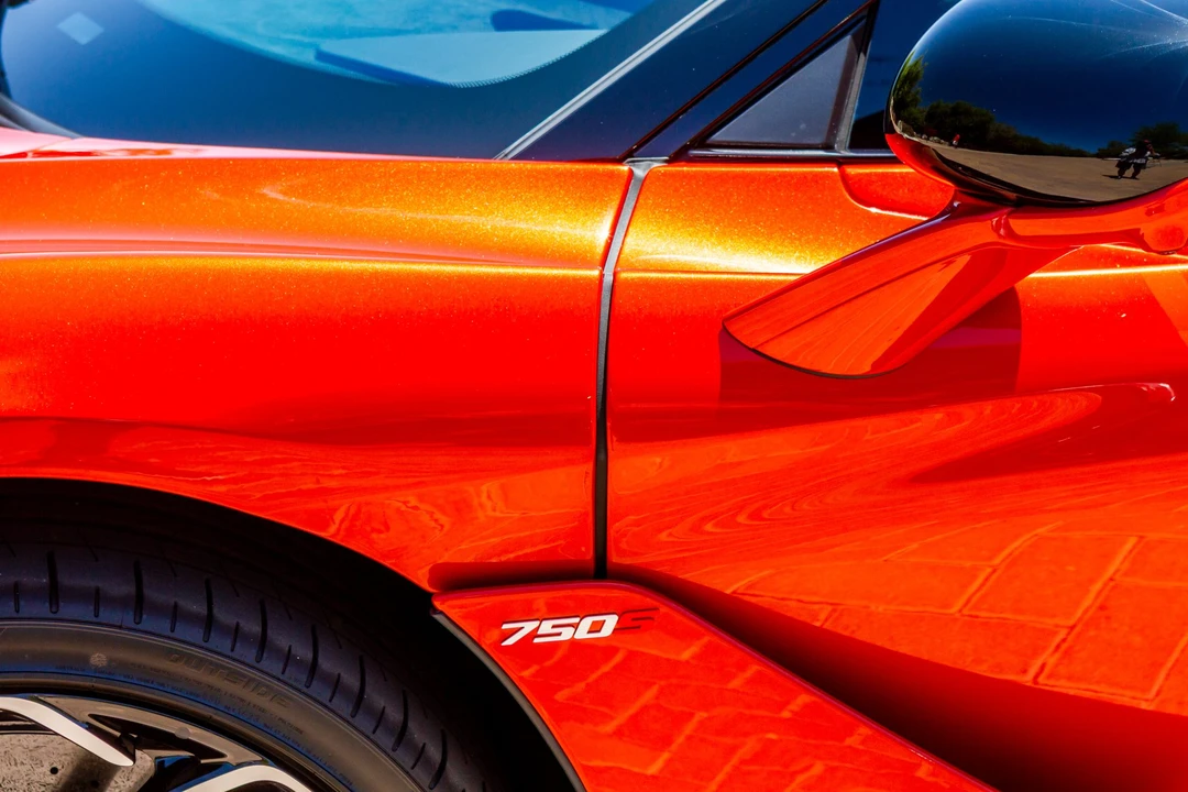 2026 McLaren - Image 25 of 31