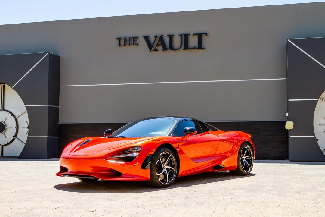 2026 McLaren - Image 2 of 31