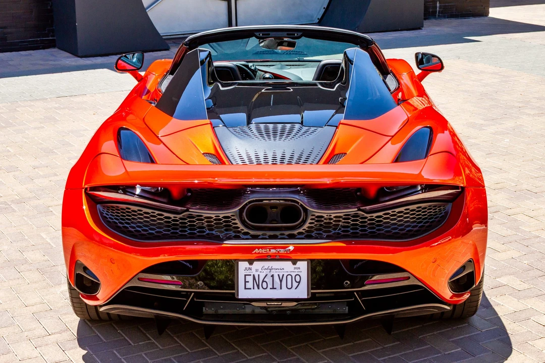 2026 McLaren - Image 15 of 31