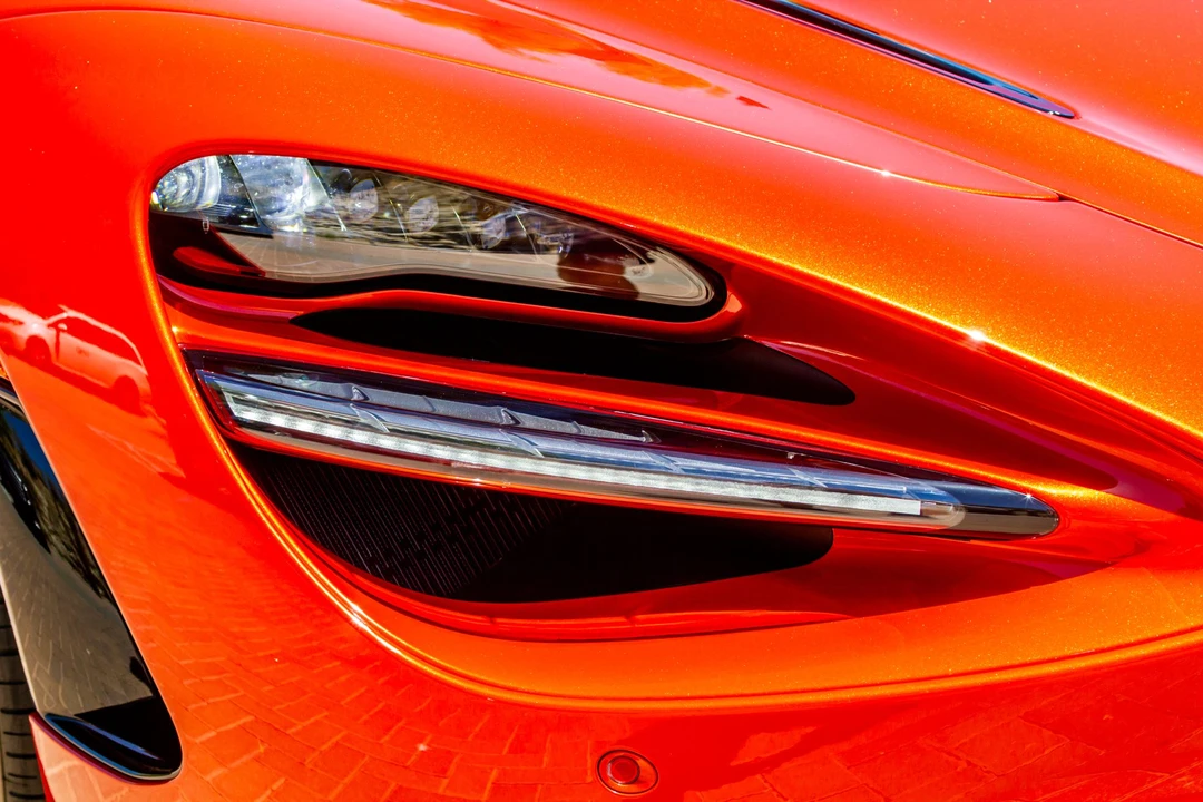 2026 McLaren - Image 22 of 31